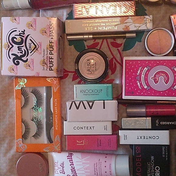 High-end makeup - Picture 3 of 12